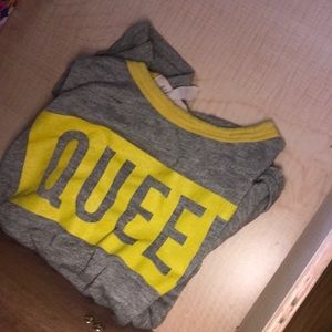 I am selling this Shirt that says queen ❤️️